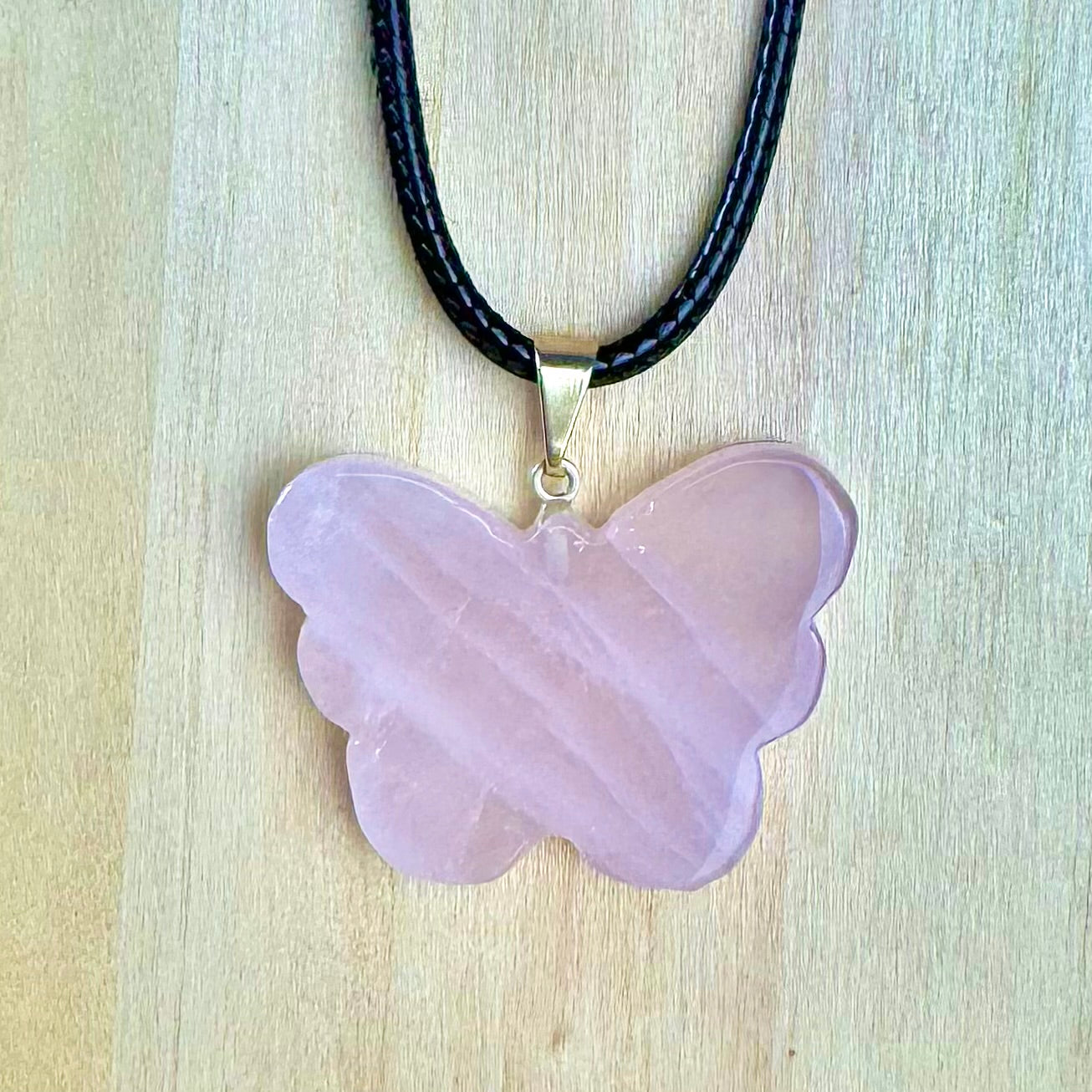 Colgante Mariposa de Cuarzo Rosa || Amor Incondicional - Paz Interior