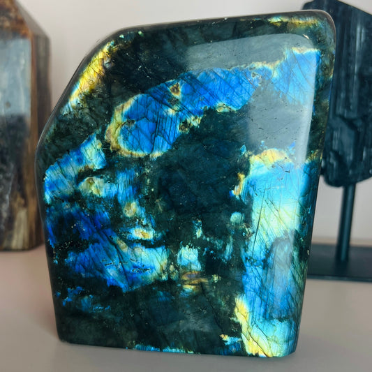 Labradorita Pulida || Transformación - Intuición