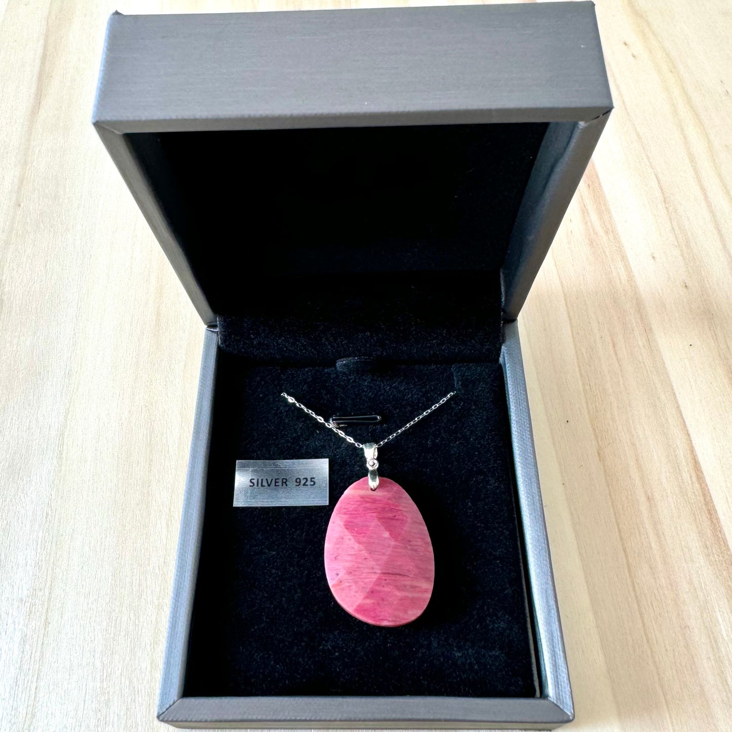 Colgante de Plata con Rodonita Ovalada || Amor - Perdón